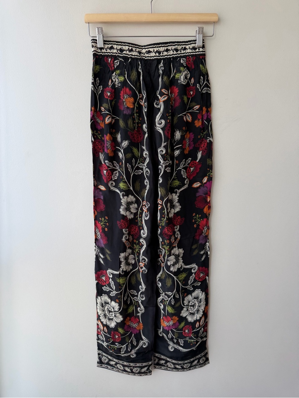 Farm Rio Rocco Flowers Pants NWT - Picture 7 of 8